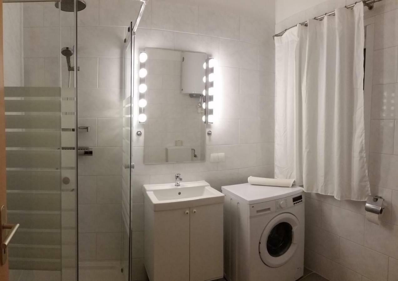 Apartment Nahe Rosenhuegel เวียนนา ภายนอก รูปภาพ
